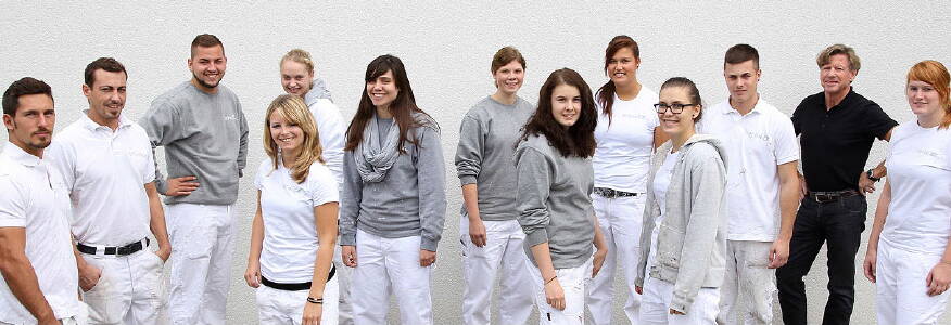 Teamfoto der Mitarbeitenden der Frima Leo Sutter Farbgestaltung.